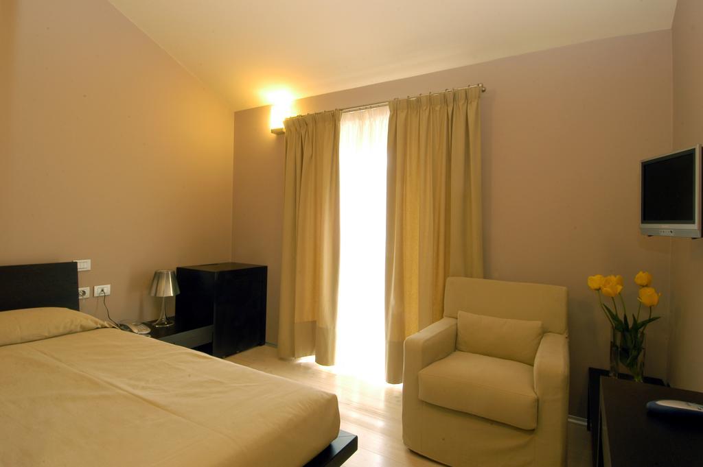Albergo Grand Italia Quarona Rum bild